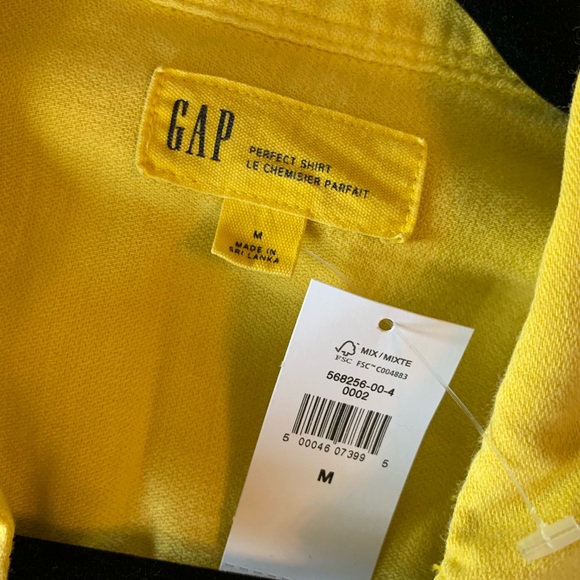 GAP perfect yellow shirt - Picture 2 of 3